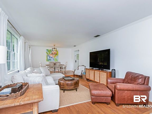 2nd image of 4596 Hawthorne Pl