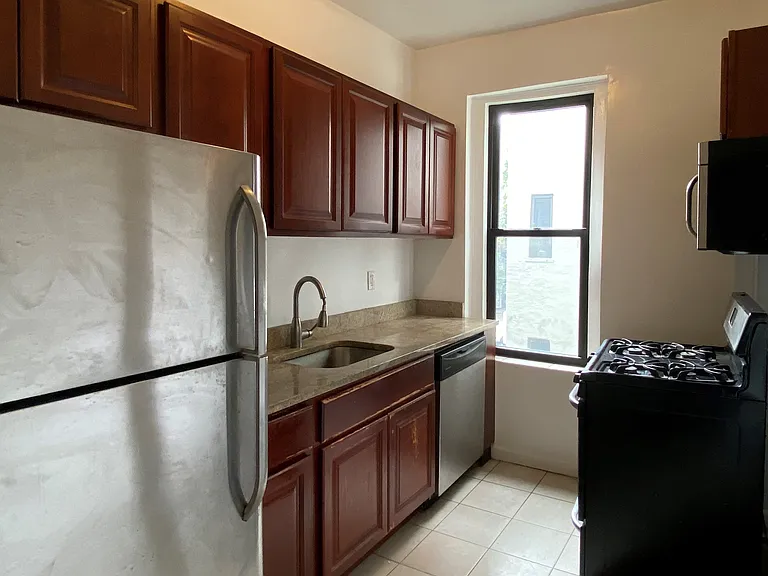 711 Ocean Ave #CH — Photo 1