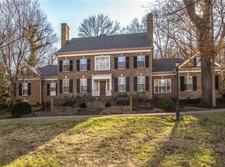 913 Overton Lea Rd, Nashville, TN 37220