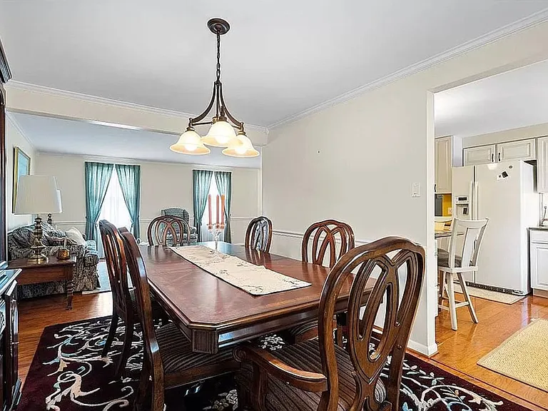 6101 Chatham Dr — Photo 8