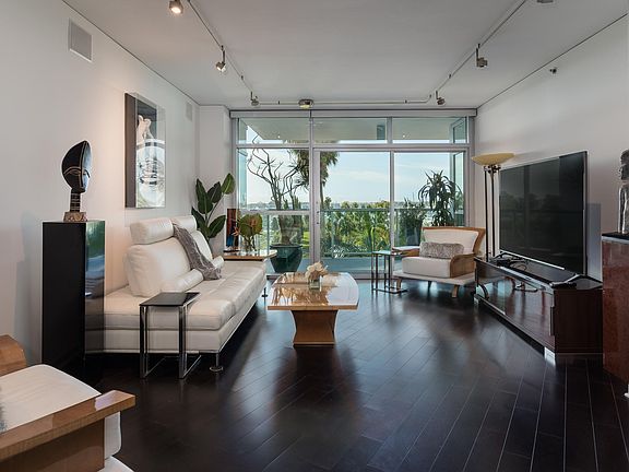 5th image of 13650 Marina Pointe Dr Unit 603
