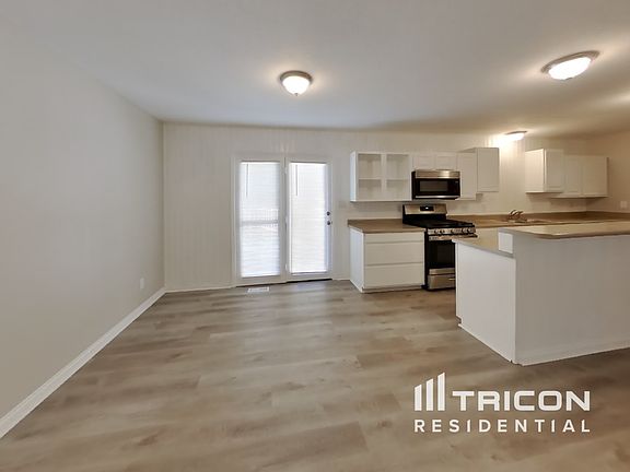 3rd image of 6372 Barberry Dr