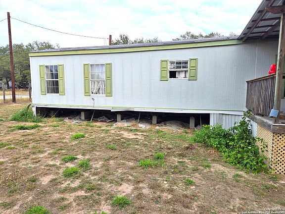 3rd image of 120 MARIPOSA DR