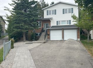 30 Zeffer Pl #2, Kitchener, ON N2A 3Y8