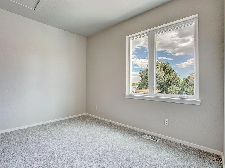 Guest bedroom 2