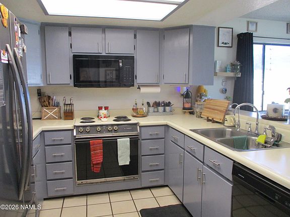 5th image of 605 N Newton St
