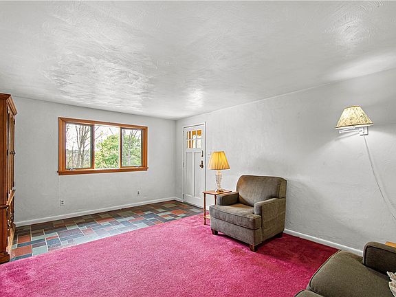 4th image of 2312 Lake Ave