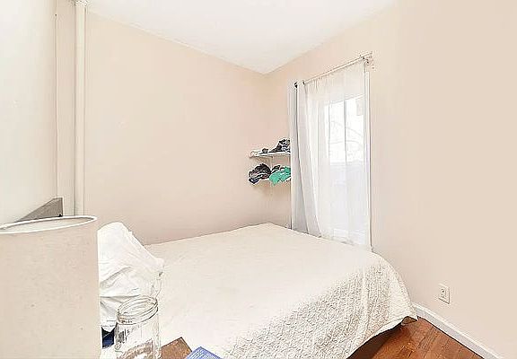 4th image of 264 E 2nd St APT 8
