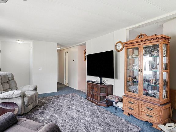 5th image of 17 Park Ridge Cres NW