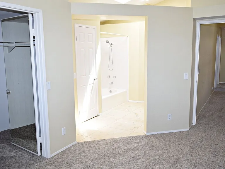 13388 Darview Ln — Photo 4