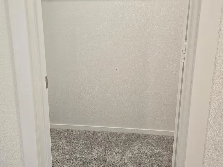 25446 Carnation Ct — Photo 14