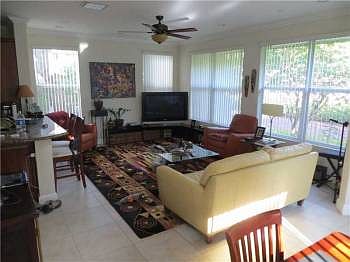 2nd image of 601 SW 10th St #2