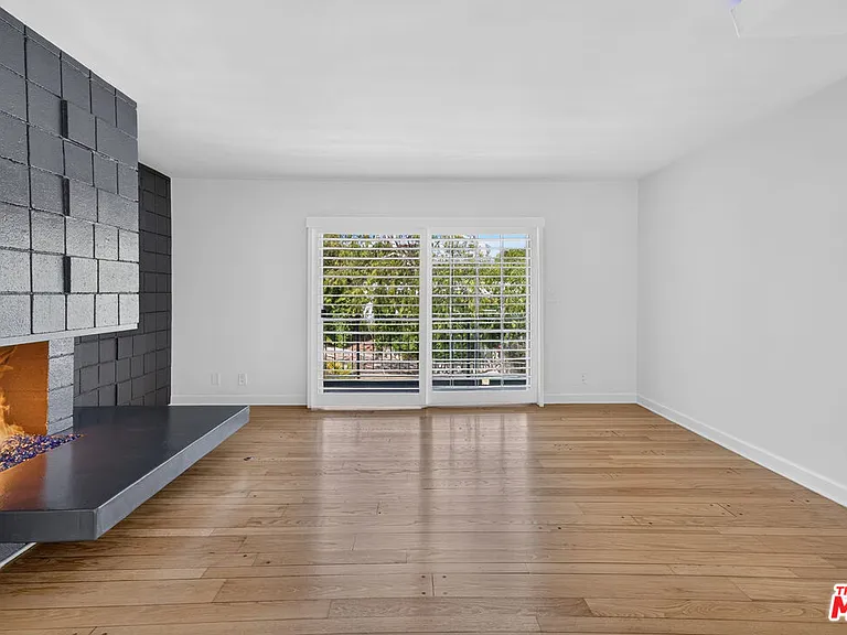 1301 N Flores St #4 — Photo 1