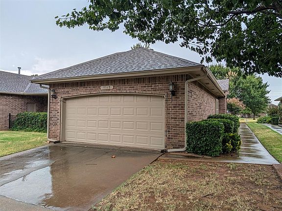 3rd image of 1912 NW 159th Pl