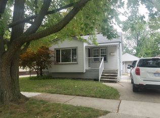 18451 Beechwood St, Roseville, MI 48066