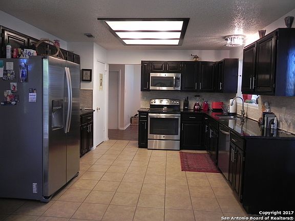 3rd image of 10118 Sandyglen