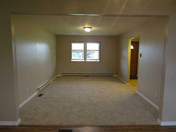 5th image of 613 Arrowhead Dr