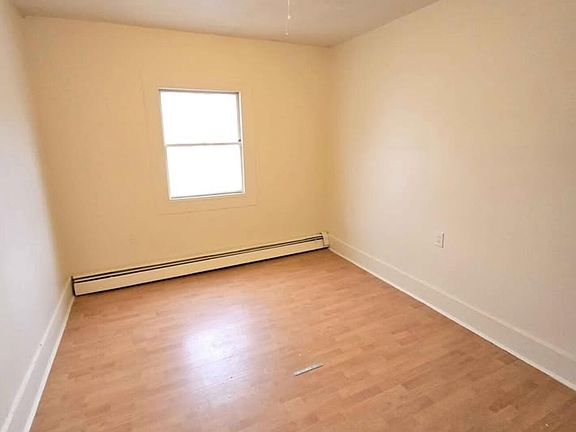 4th image of 133 Rumford Avenue