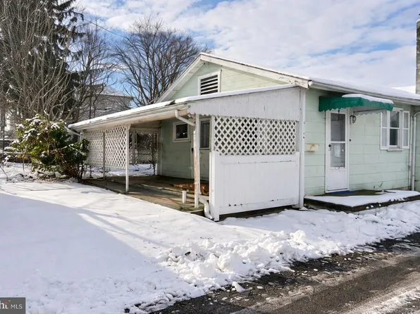 316 1/2 Market St, Lykens, PA 17048