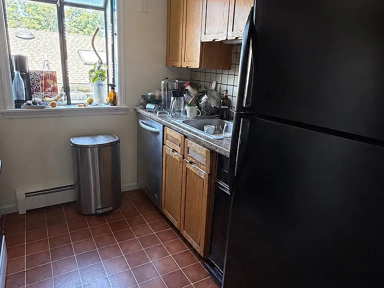 106 Green St #1 — Photo 2