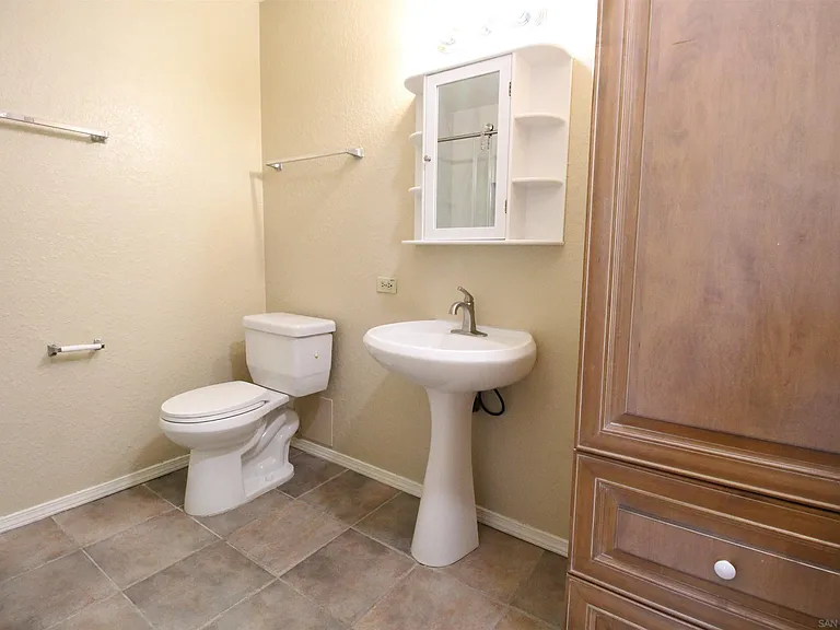 11183 Kelowna Rd #36 — Photo 16