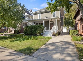 1019 N Maplewood Ave, Peoria, IL 61606