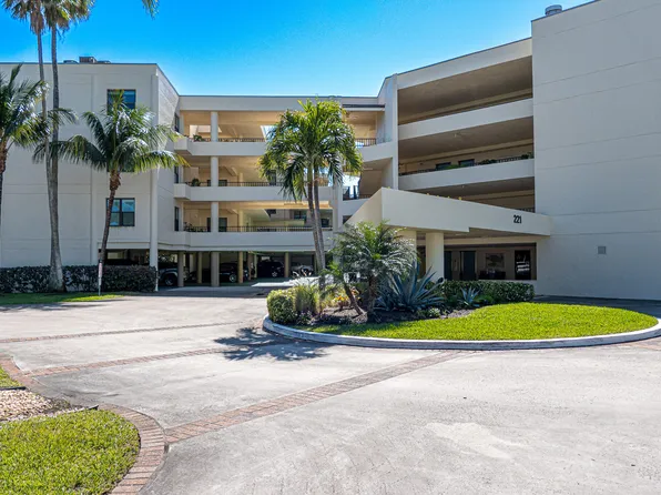 221 NE Plantation Road #308, Stuart, FL 34996
