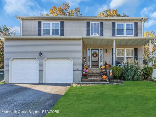 12 Yale Court, Tinton Falls, NJ 07724