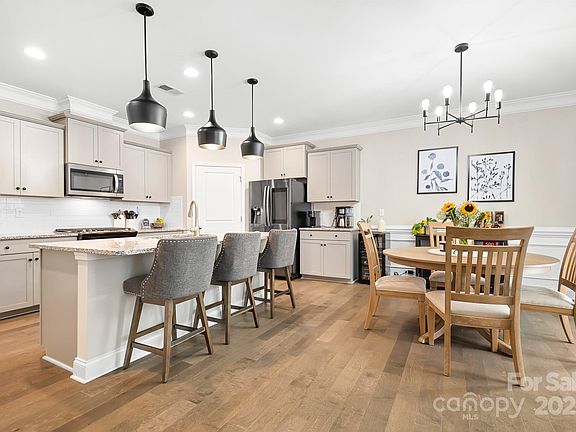 5th image of 3779 Summer Haven Dr