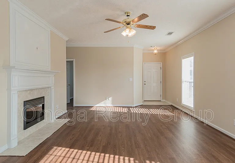 521 McGregor Ct — Photo 11