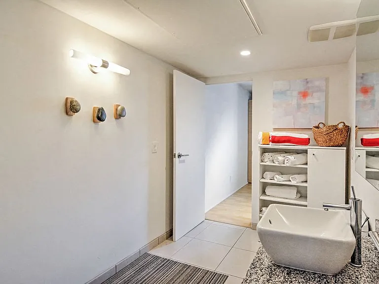 The Regency Apartment Homes — Photo 6