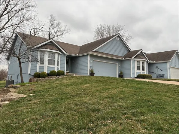 4505 S Kendall Dr, Independence, MO 64055