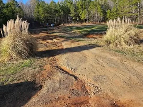 516 Fawn Dr, Henderson, NC 27537