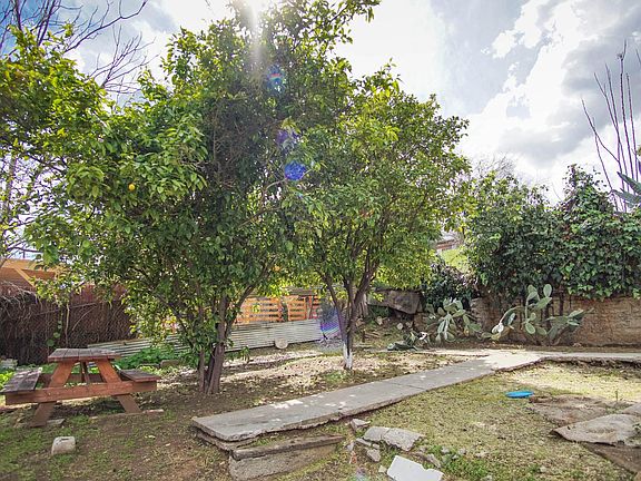 4th image of 813 N Gage Ave