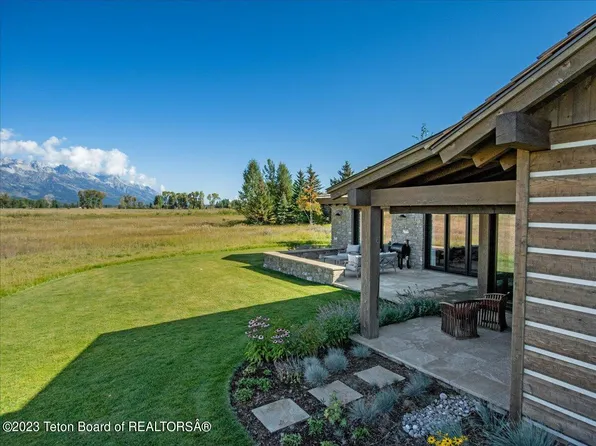 320 E Oatgrass Rd, Jackson, WY 83001
