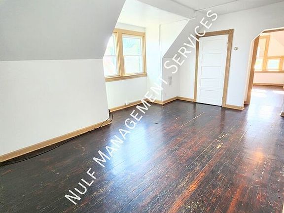 5th image of 728 N Sheridan Ave Floor 3