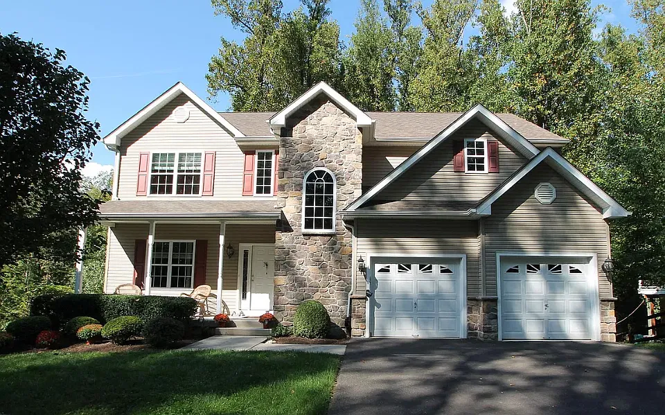 9 Tall Tree Ln
