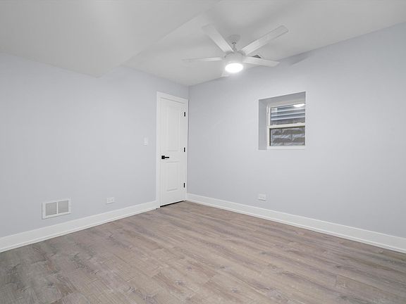 2nd image of 5422 S University Ave