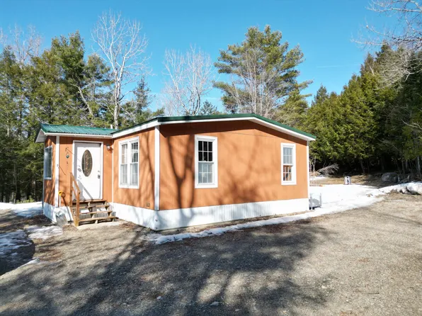 632 Main Road, Burlington, ME 04417