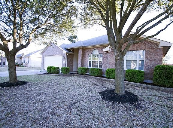 2nd image of 216 Grand Isle Dr