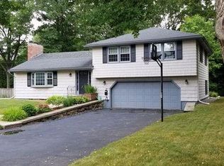 27 Lincoln Cir W #27, Andover, MA 01810