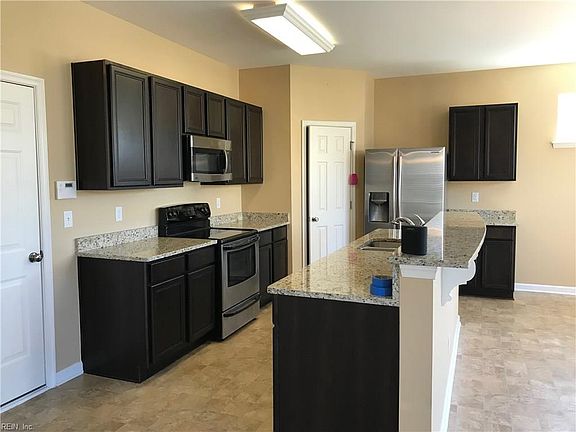 2nd image of 56 Hampshire Glen Pkwy