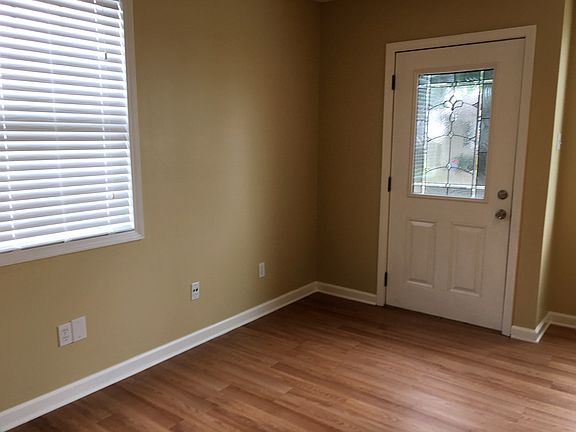 4th image of 2412 Lloyds Ave
