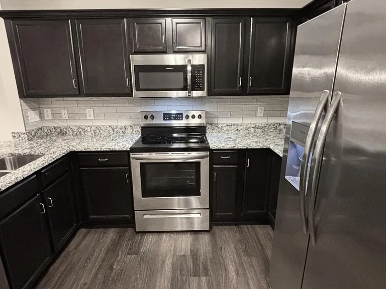 172 Alexander Blvd — Photo 6