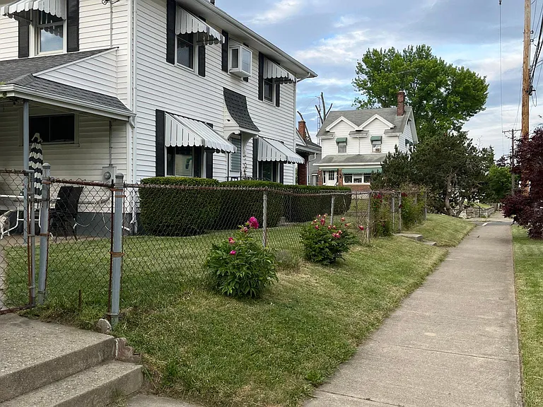 743 Creighton Ave — Photo 3