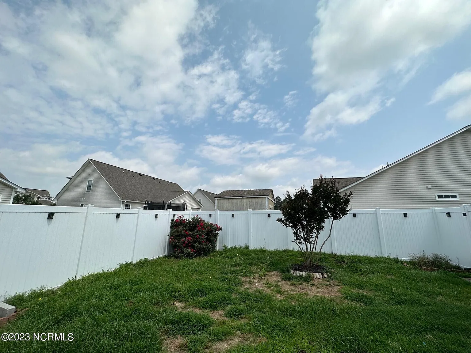 3 bed, 2.5 bath, 1587 sqft, $1,700 — Photo 3