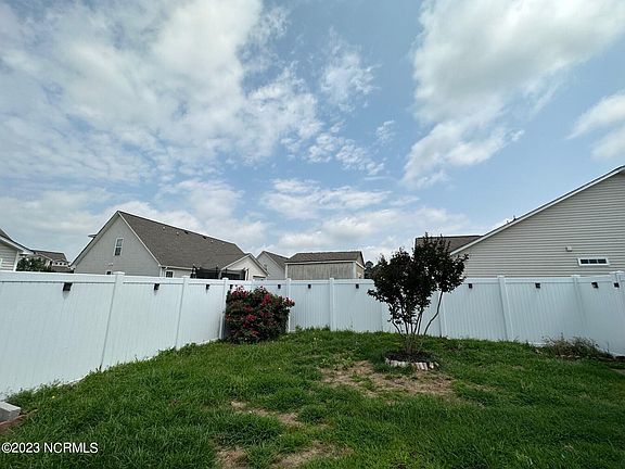 3rd image of 2533 Saddleback Dr #B