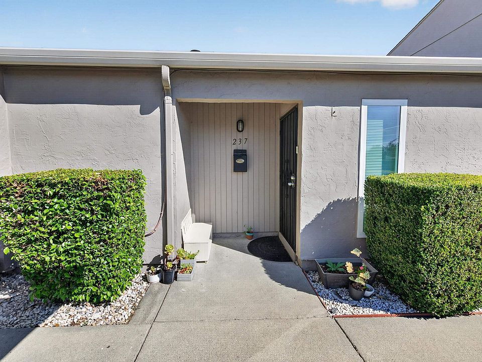 1st image of 237 Del Loma Ct