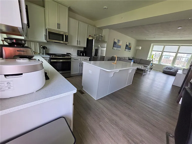 120 Crown St — Photo 15