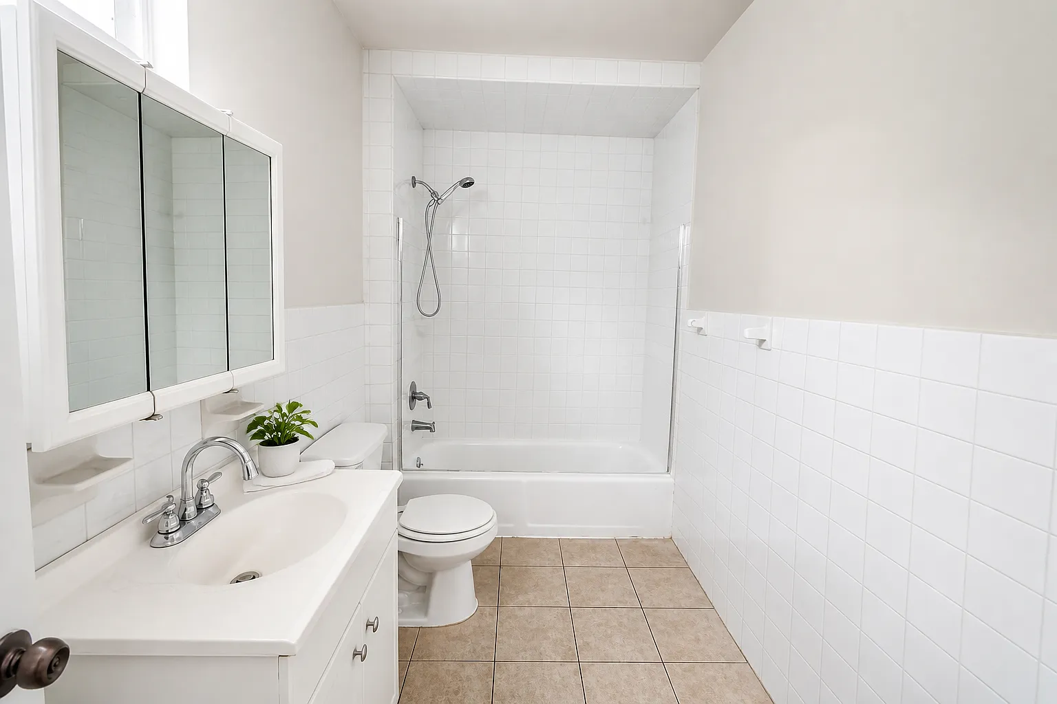 3 bed, $1,850 — Photo 3